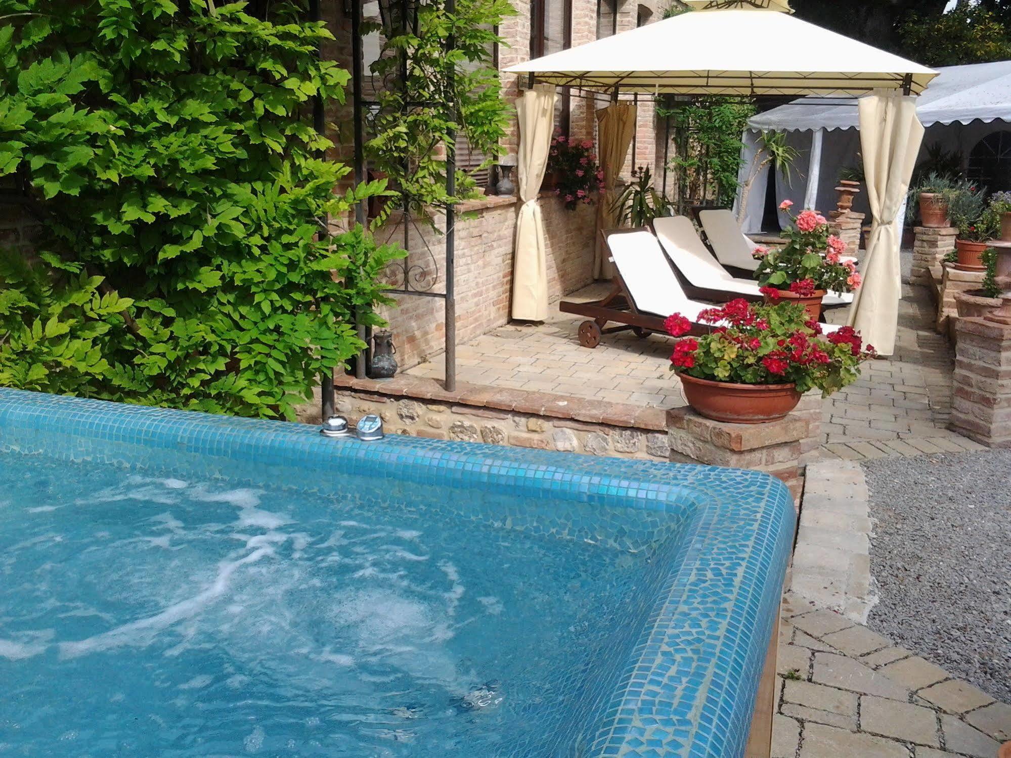 Relais Castelluccio Palusse Guest House Città della Pieve Екстериор снимка